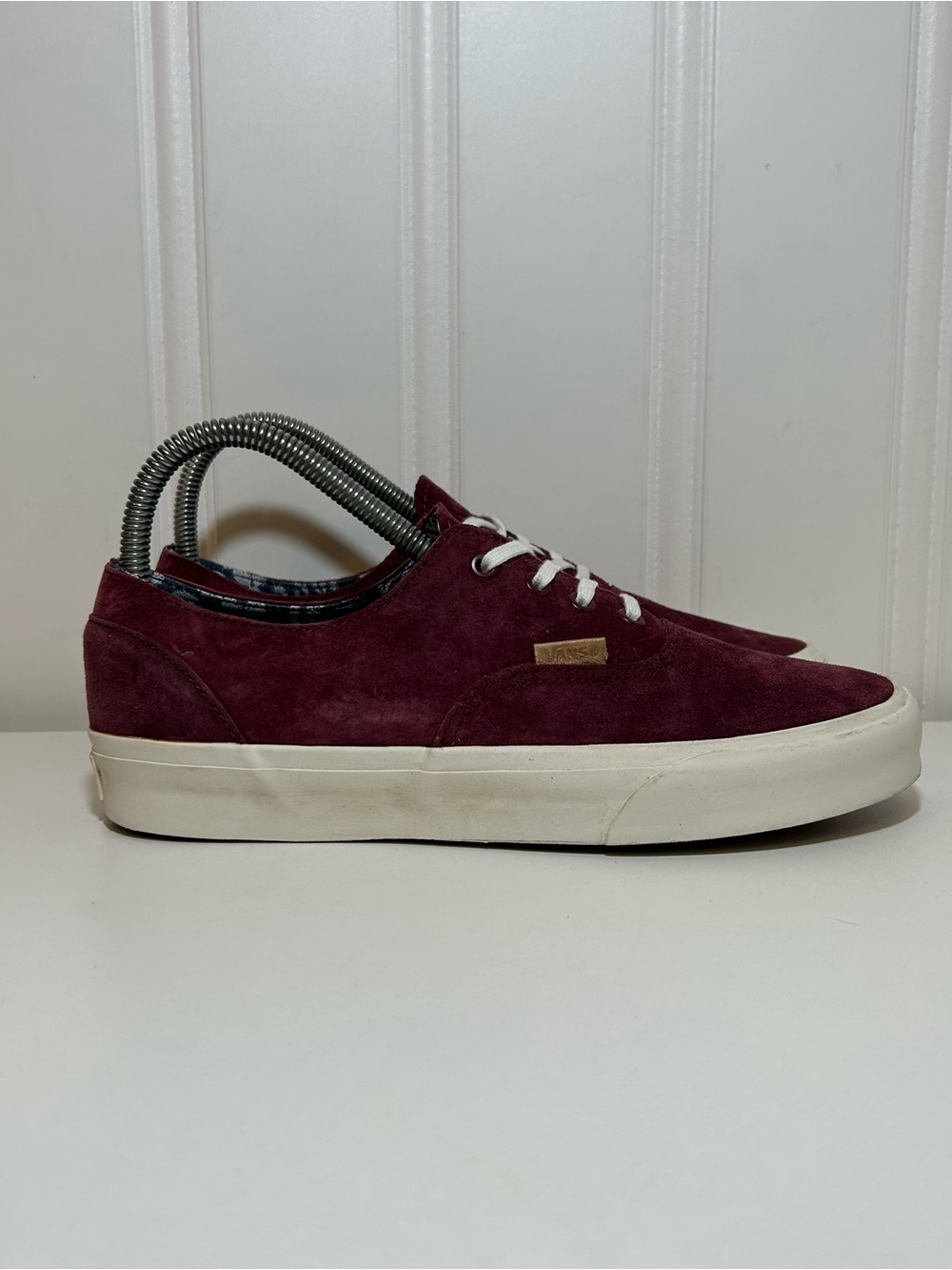 Vans era authentic ca pig Suede Low-Top Sneakers in Burgundy